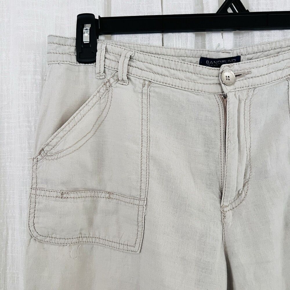 Bandolino Light Beige Cropped Cargo Capris - Picture 3 of 9